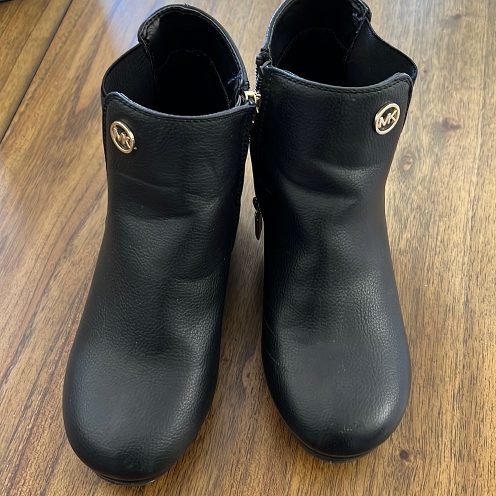 Michael Kors boots Girl size 3